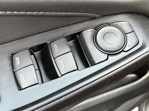 Used 2023 Chevrolet Traverse LT AWD/4WD image 18