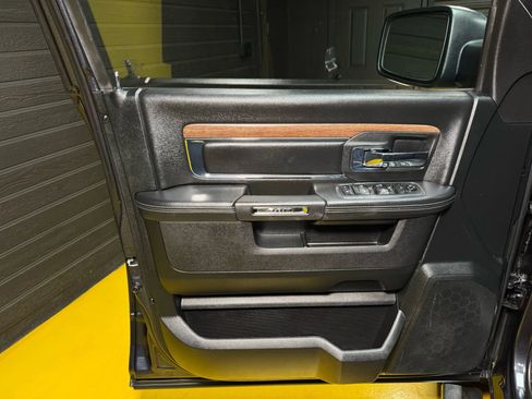 Used 2018 RAM 1500 Laramie w/ Convenience Group image 31