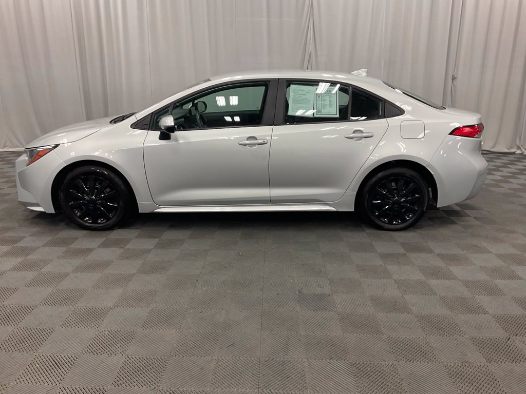 Used 2025 Toyota Corolla LE FWD image 13