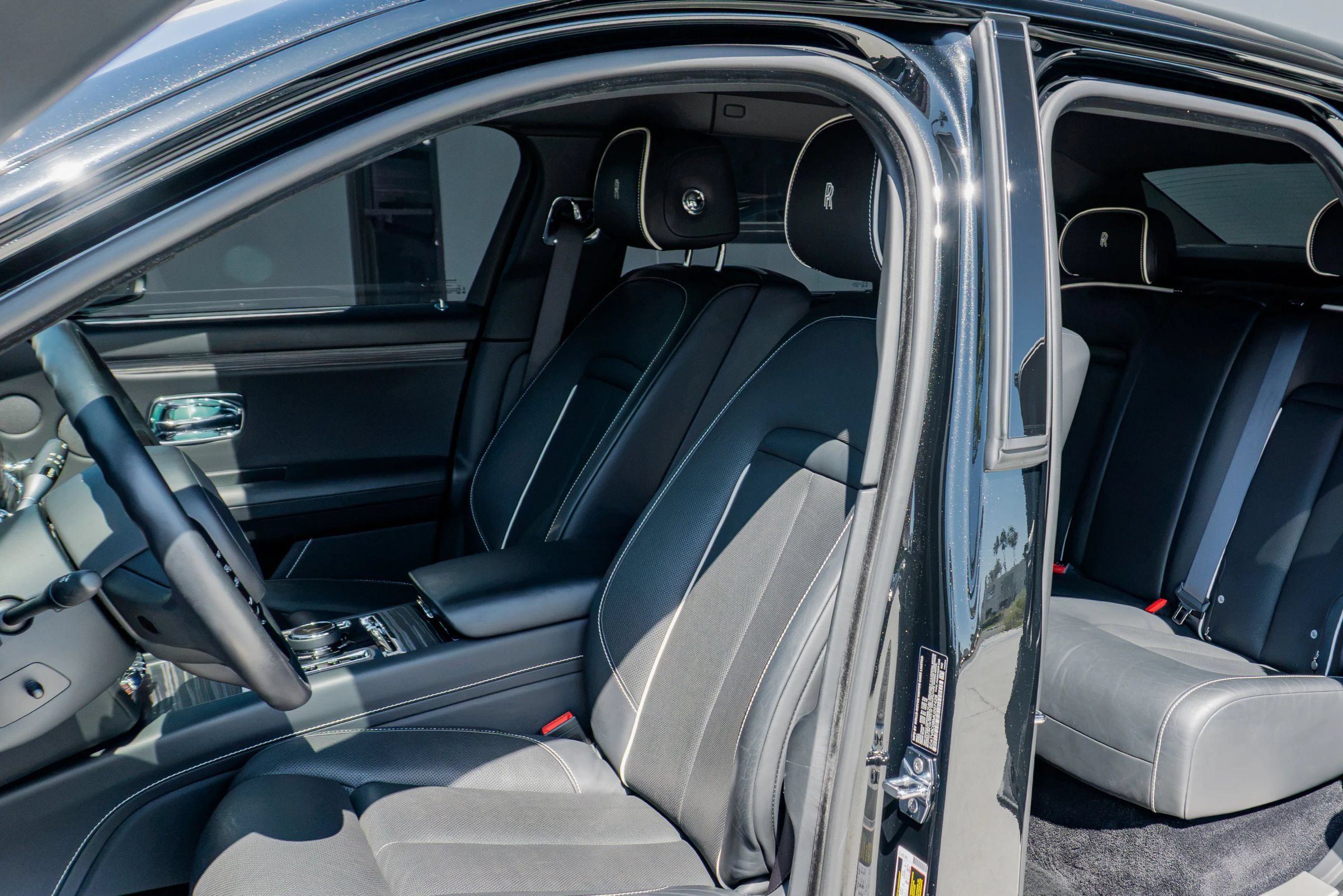 Used 2021 Rolls-Royce Ghost AWD/4WD image 57