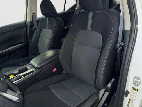 Used 2025 Nissan Sentra SV FWD image 29