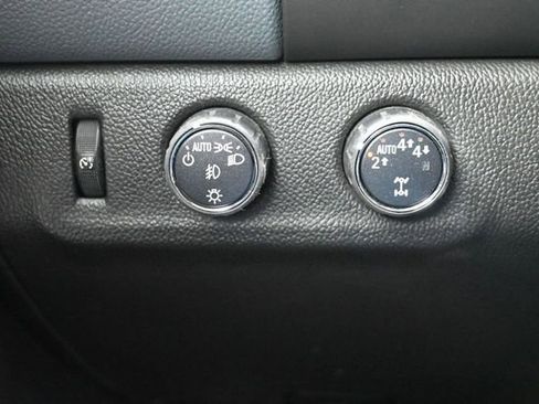 Used 2018 Chevrolet Colorado Z71 AWD/4WD image 24