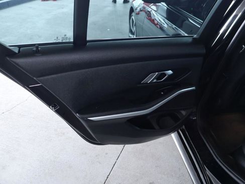 Used 2020 BMW 330i Sedan w/ M Sport Package image 29