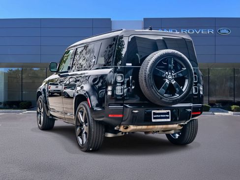 Used 2024 Land Rover Defender 110 X AWD/4WD image 6