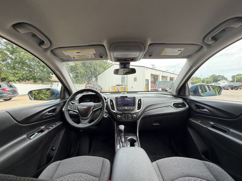 Used 2024 Chevrolet Equinox LT FWD image 30