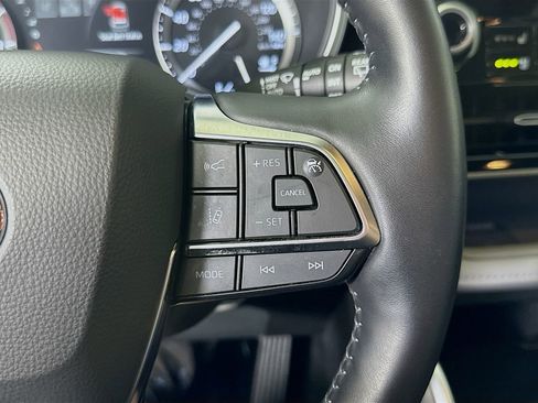 Used 2021 Toyota Highlander Platinum AWD/4WD image 25