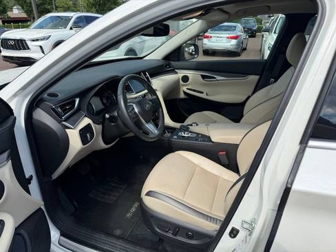 Used 2022 INFINITI QX50 Luxe w/ Cargo Package AWD/4WD image 9