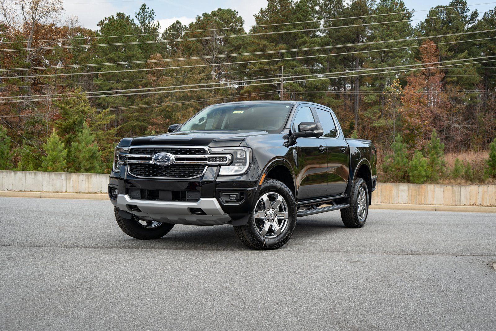 Used 2025 Ford Ranger Lariat w/ FX4 Off-Road Package AWD/4WD image 1