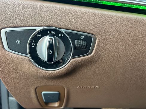 Used 2017 Mercedes-Benz E 300 E 300 4MATIC LUXURY image 27