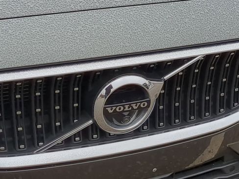 Used 2020 Volvo V60 T5 Cross Country image 12