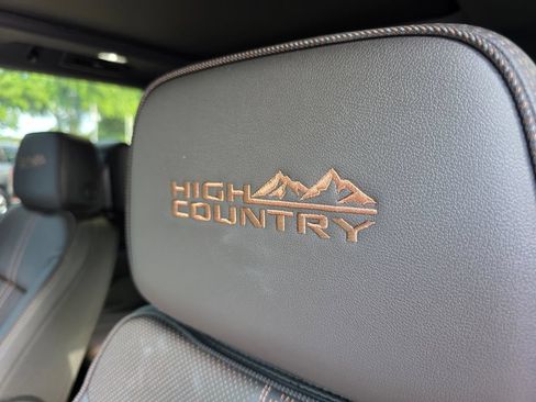 Used 2026 Chevrolet Tahoe High Country AWD/4WD image 17