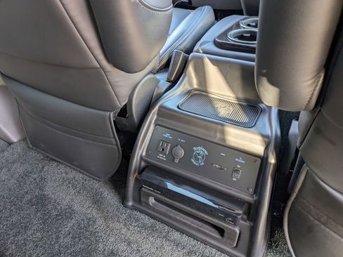 Used 2025 Ford Transit 150 Low Roof AWD image 35