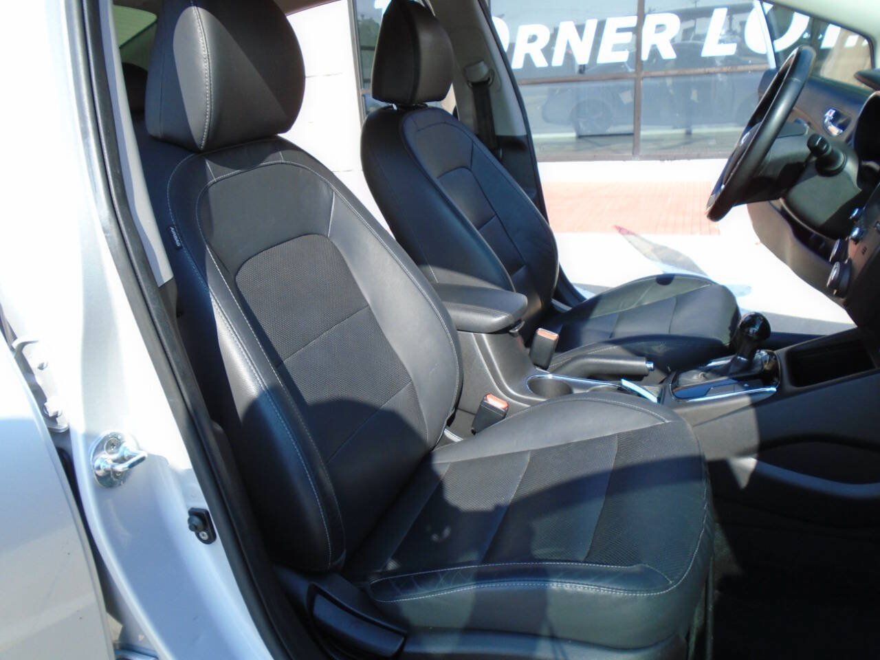 Used 2017 Kia Forte EX FWD image 12
