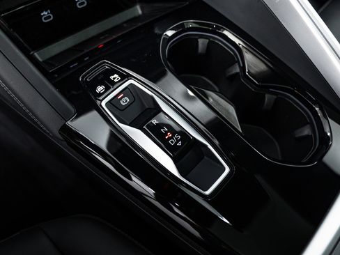 Certified 2025 Audi Q5 Premium w/ Convenience Package image 19