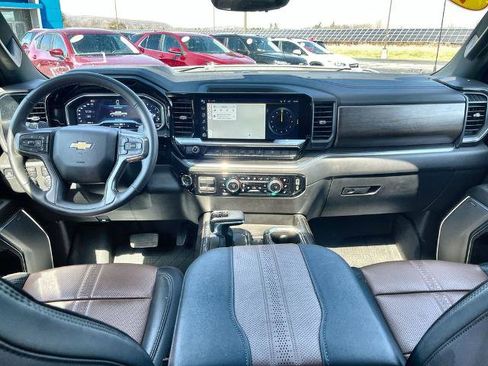 Used 2024 Chevrolet Silverado 1500 High Country w/ High Country Premium Package AWD/4WD image 21