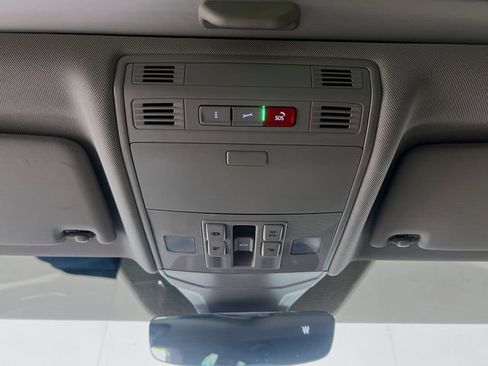 Used 2023 Volkswagen Jetta SE w/ Panoramic Sunroof Package image 20