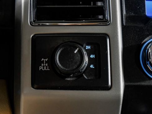 Used 2020 Ford F250 Lariat w/ Lariat Ultimate Package AWD/4WD image 26