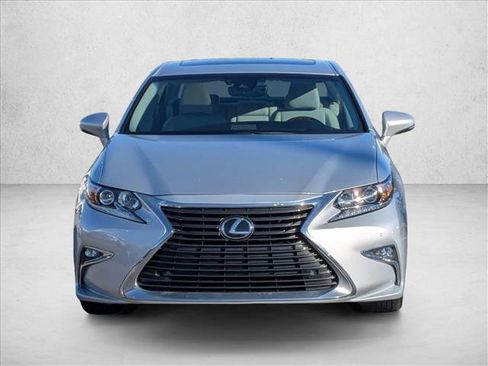Used 2017 Lexus ES 350 image 2