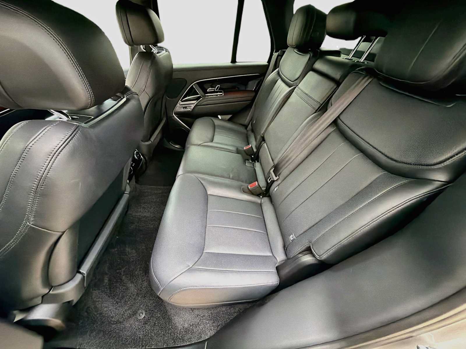 Certified 2023 Land Rover Range Rover SE AWD/4WD image 15