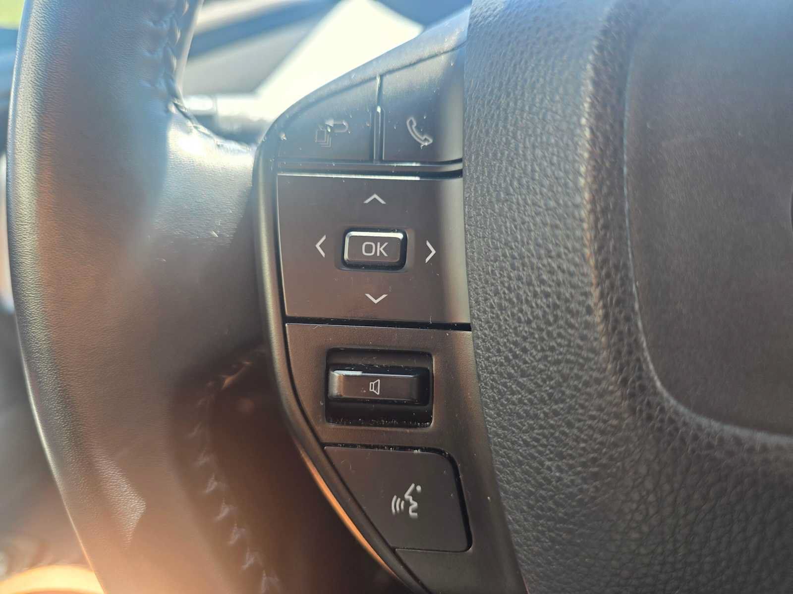Used 2023 Toyota Prius LE FWD image 31