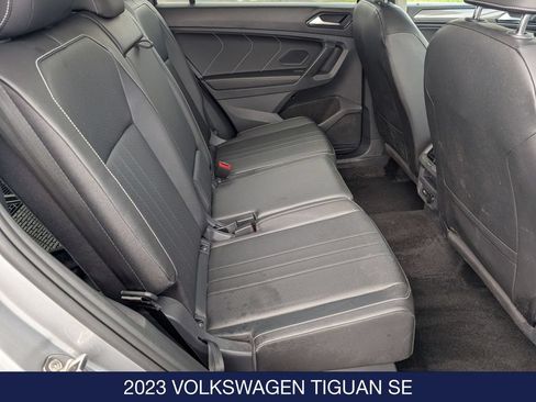 Used 2023 Volkswagen Tiguan SE AWD/4WD image 31