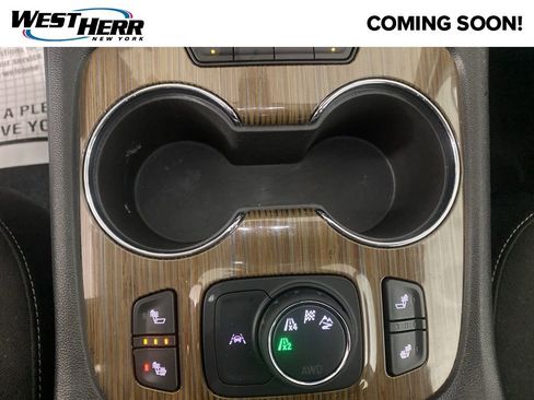 Used 2023 GMC Acadia SLE w/ Driver Convenience Package image 6