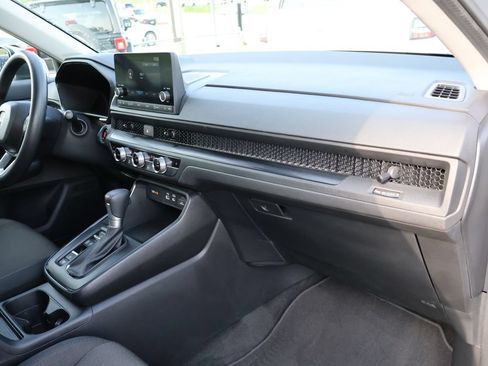 Certified 2024 Honda CR-V EX image 9