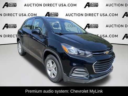 Used 2020 Chevrolet Trax LS FWD image 3