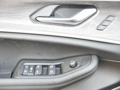 New 2025 Jeep Grand Cherokee L Limited w/ Luxury Tech Group II image 14