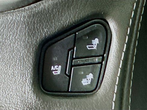 Used 2015 Chevrolet Tahoe LTZ image 24