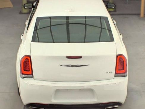 Used 2018 Chrysler 300 Touring w/ Sport Appearance Package RWD image 5