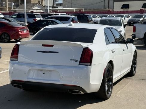 Used 2021 Chrysler 300 S RWD image 4