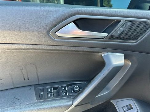 Used 2019 Volkswagen Tiguan SEL FWD image 5
