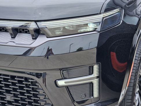 New 2026 Jeep Grand Wagoneer Summit AWD/4WD image 10