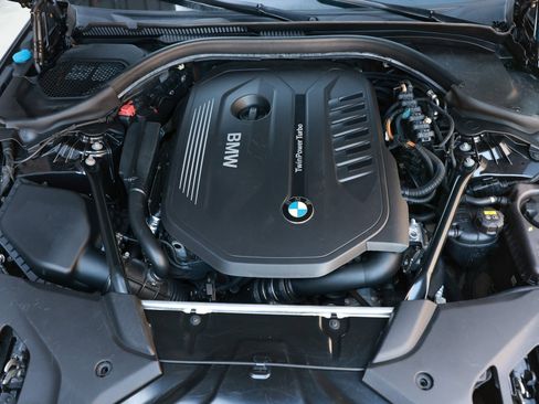 Used 2017 BMW 540i xDrive image 23