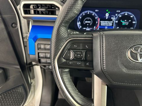 Used 2024 Toyota Tacoma TRD Sport image 16