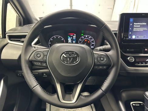 Used 2025 Toyota Corolla SE image 18