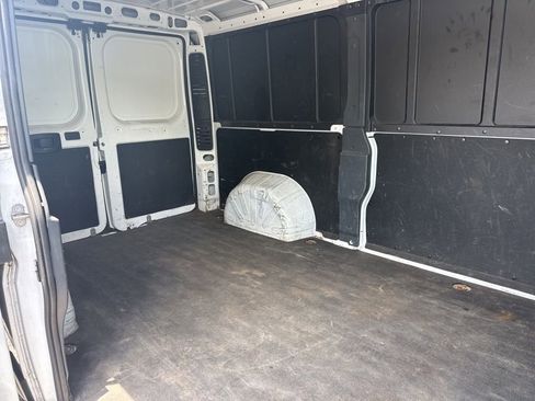 Used 2025 RAM ProMaster 2500 w/ Convenience Group FWD image 12