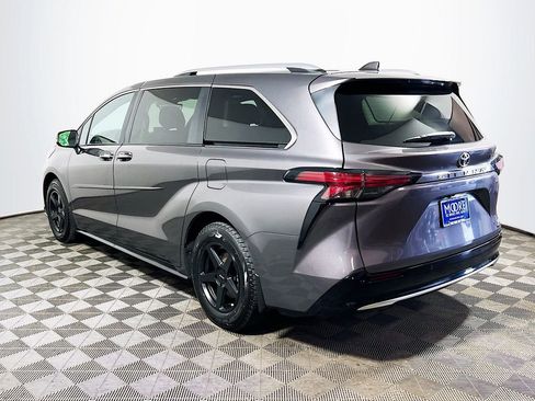 Certified 2024 Toyota Sienna Platinum FWD image 6