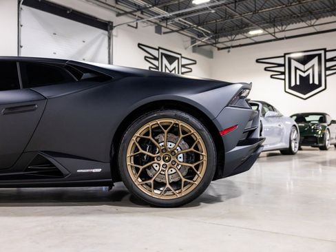 Used 2022 Lamborghini Huracan EVO RWD image 17