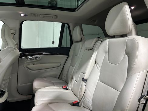 Used 2019 Volvo XC90 T6 Momentum w/ Advanced Package AWD/4WD image 30