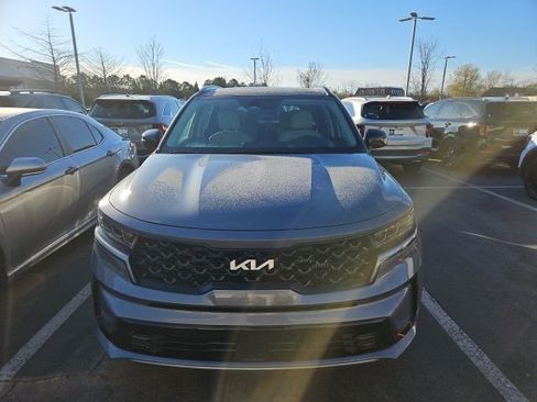 Used 2022 Kia Sorento SX image 2