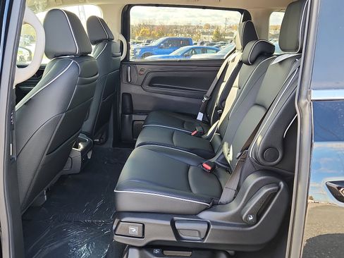 New 2026 Honda Odyssey Touring image 6