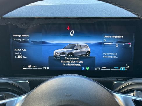 Used 2025 Mercedes-Benz GLB 250 4MATIC image 19