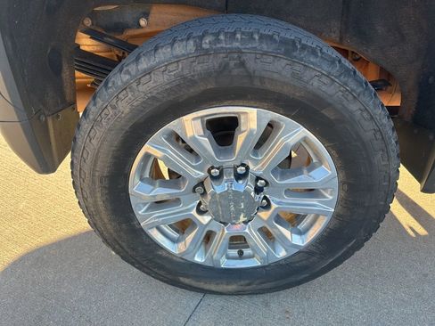 Used 2020 GMC Sierra 3500 SLT w/ SLT Premium Plus Package image 9