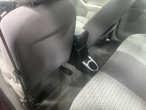 Used 2006 Ford Focus ZX4 image 21