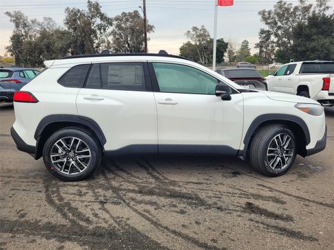 New 2026 Toyota Corolla Cross XLE image 4