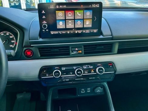 Certified 2023 Honda Pilot Touring image 23