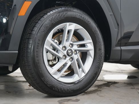 Certified 2025 Hyundai Tucson SE image 27