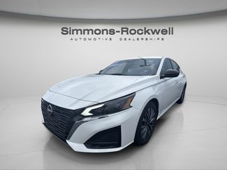 Used 2025 Nissan Altima 2.5 SV FWD video 1